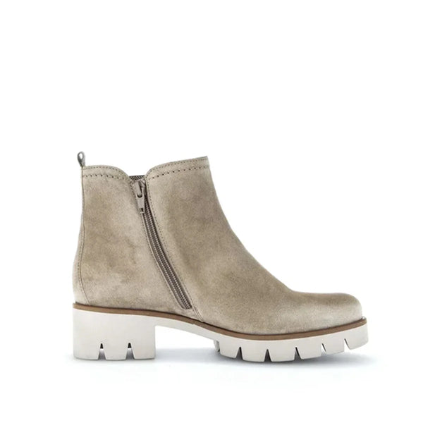 מגפוני נשים גאבור Gabor Chelsea Boot beige